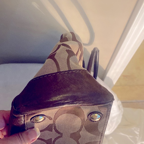 Coach Classic - Picture 7 of 11